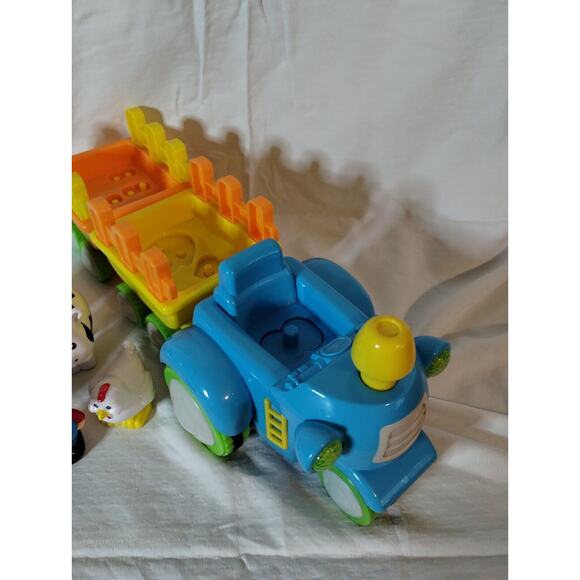 Toys R Us Children's "Old Mcdonald" Farm Train Interactive Animals - Picture 5 of 7